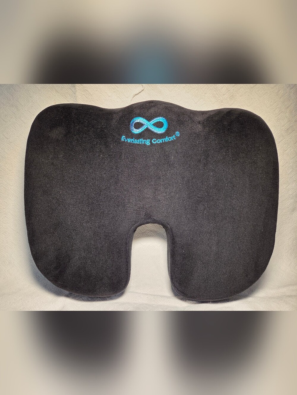 Everlasting Comfort Memory Foam Donut Seat Cushion Tailbone Hemorrhoid Pillow